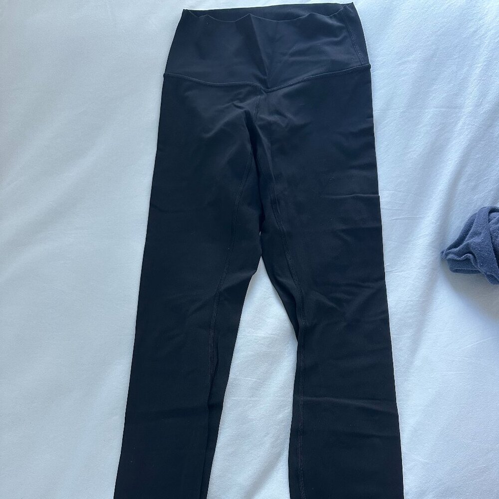 Lululemon Wunder Under Luxtreme HR 28 inch size 4